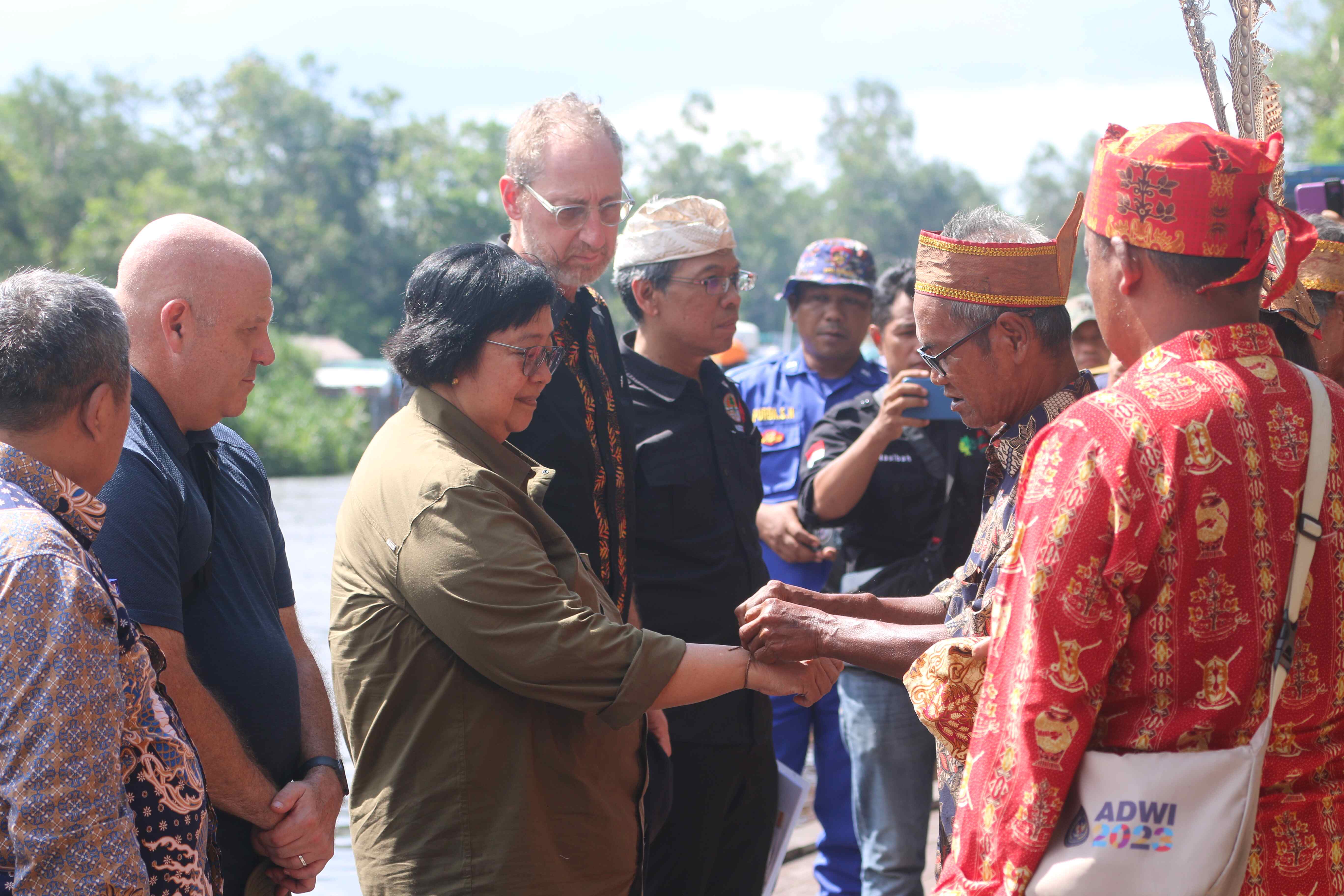 Melihat Bukti Keberhasilan Konservasi Orangutan di Indonesia, Menteri Siti Nurbaya Ajak Delegasi USAID Mengunjungi Taman Nasional Tanjung Puting